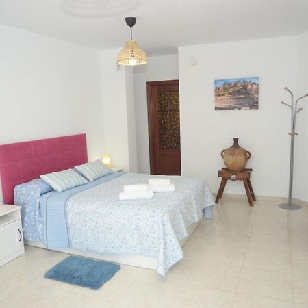 Habitacion Grande Con Terraza Privada, Malaga Centro Exterior photo