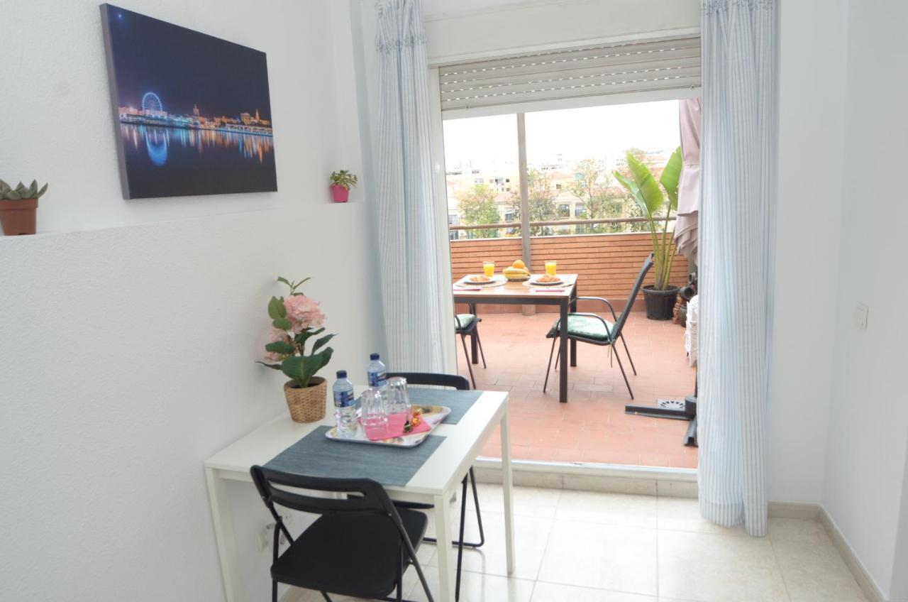 Habitacion Grande Con Terraza Privada, Malaga Centro Exterior photo